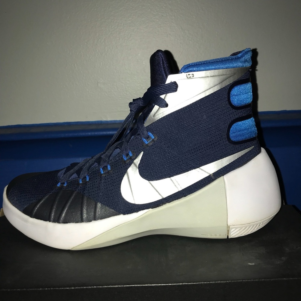 2015 Men’s Nike Hyperdunks size 8.5